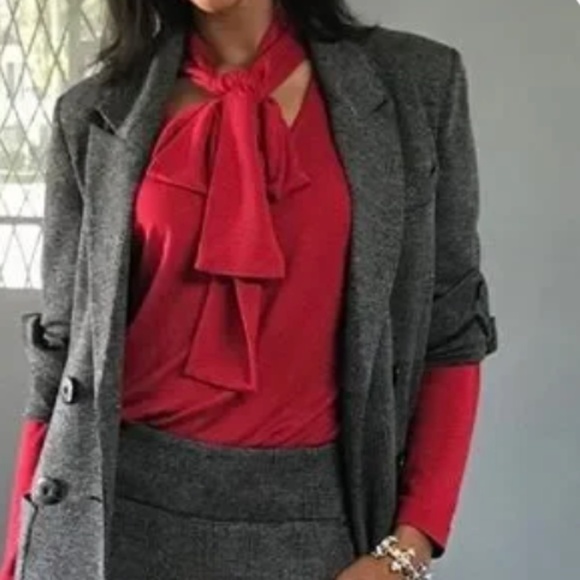 CABI Tess Tee Red Long Sleeve V-Neck Tie Pullover Top #3804 Size Medium - Picture 1 of 1